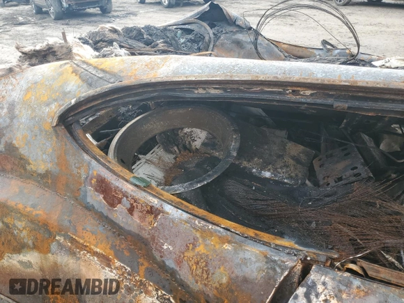 1972 Oldsmobile Cutlass z VIN 3G87H2R102297, wystawiony jako Copart lot #85957834 z przebiegiem Nie podano mil oraz Nie do naprawy. Historia ofert i sprzedaży dostępna na DreamBid. Obrazek 10.