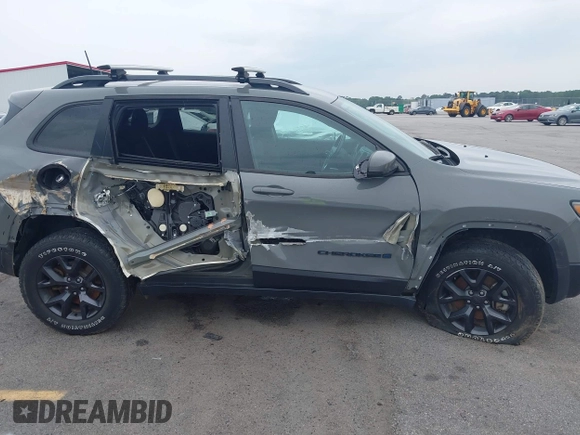 2019 Jeep Cherokee Latitude с VIN 1C4PJMCX3KD448868, выставлен на аукционе IAAI как лот 42372229 с пробегом 51 921 миль миль и . История ставок и продаж доступна на DreamBid. Изображение 13.