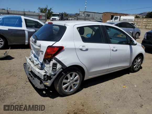 2017 Toyota Yaris L z VIN VNKKTUD32HA083729, wystawiony jako Copart lot #58020955 z przebiegiem 66 075 mil mil oraz Szkoda całkowita • Salvage title. Historia ofert i sprzedaży dostępna na DreamBid. Obrazek 3.