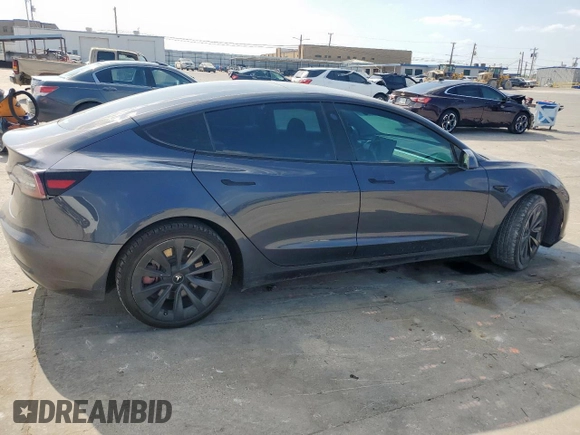 2021 Tesla Model 3 Standard Range Plus z VIN 5YJ3E1EA6MF082796, wystawiony jako Copart lot #53110955 z przebiegiem 92 009 mil mil oraz Szkoda całkowita • Salvage title. Historia ofert i sprzedaży dostępna na DreamBid. Obrazek 3.