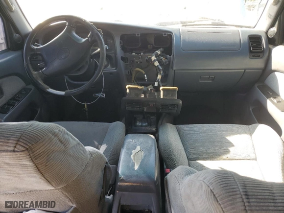 2000 Toyota 4Runner SR5 with VIN JT3GN86R8Y0151608, listed as a Copart auction lot 45492285 with 323,093 mi miles and Salvage Title. Bid and sale history available at carsss.com. Image 8.