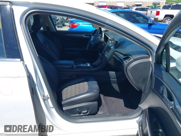 2017 Ford Fusion SE z VIN 3FA6P0H90HR246900, wystawiony jako IAAI lot #42169109 z przebiegiem 178 878 mil mil oraz . Historia ofert i sprzedaży dostępna na DreamBid. Obrazek 5.