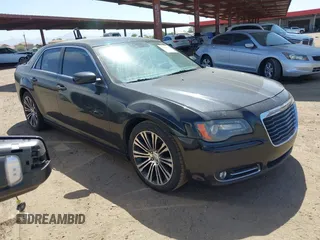 2014 Chrysler 300 S z VIN 2C3CCABG5EH167983, wystawiony jako IAAI lot #42268000 z przebiegiem 178 275 mil mil oraz . Historia ofert i sprzedaży dostępna na DreamBid. Obrazek 1.