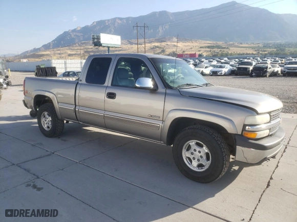 2001 Chevrolet Silverado 1500 LT with VIN 2GCEK19T111341349, listed as a Copart auction lot 70488904 with 153,530 mi miles and Salvage Title. Bid and sale history available at carsss.com. Image 4.