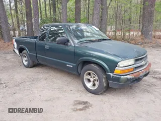 2003 Chevrolet S-10 with VIN 1GCCS19H938228381, listed as a IAAI auction lot 42018266 with 167,652 mi miles and . Bid and sale history available at DreamBid. Image 1.