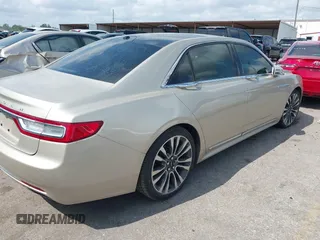 2017 Lincoln Continental Select z VIN 1LN6L9SK0H5631653, wystawiony jako IAAI lot #42092357 z przebiegiem Nie podano mil oraz . Historia ofert i sprzedaży dostępna na DreamBid. Obrazek 4.