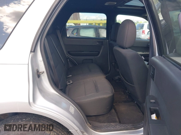 2011 Ford Escape XLT с VIN 1FMCU9D73BKA20517, выставлен на аукционе IAAI как лот 42810371 с пробегом 82 758 миль миль и . История ставок и продаж доступна на DreamBid. Изображение 8.