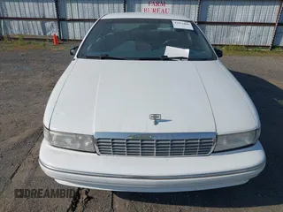 1995 Chevrolet Caprice z VIN 1G1BL52W0SR183101, wystawiony jako IAAI lot #42471866 z przebiegiem 158 647 mil mil oraz . Historia ofert i sprzedaży dostępna na DreamBid. Obrazek 6.