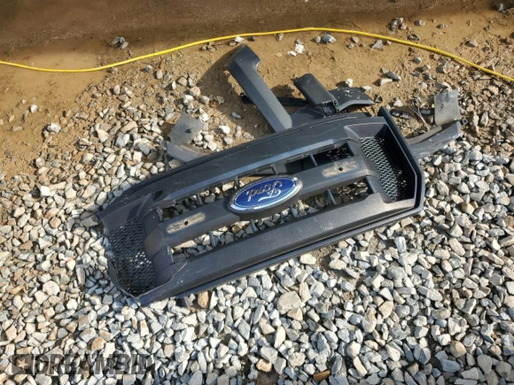 2017 Ford F-150 XL с VIN 1FTMF1C89HFC37988, выставлен на аукционе Copart как лот 62654895 с пробегом 107 035 миль миль и Списание • Salvage title. История ставок и продаж доступна на DreamBid. Изображение 12.