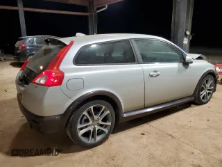 2008 Volvo C30 Version 1.0 z VIN YV1MK672882062861, wystawiony jako Copart lot #43579615 z przebiegiem 160 011 mil mil oraz Szkody całkowita. Historia ofert i sprzedaży dostępna na DreamBid. Obrazek 3.