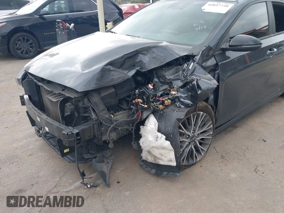 2023 Kia Forte GT-Line z VIN 3KPF54ADXPE598362, wystawiony jako IAAI lot #41857738 z przebiegiem 64 208 mil mil oraz . Historia ofert i sprzedaży dostępna na DreamBid. Obrazek 6.