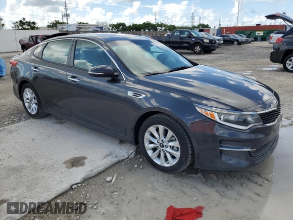 2017 Kia Optima LX z VIN 5XXGT4L38HG124210, wystawiony jako Copart lot #62261805 z przebiegiem 88 310 mil mil oraz Czysty tytuł • Clean title. Historia ofert i sprzedaży dostępna na DreamBid. Obrazek 4.