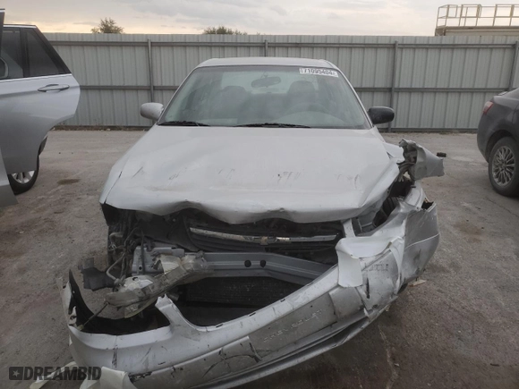 2001 Chevrolet Malibu LS with VIN 1G1NE52J916227544, listed as a Copart auction lot 71095404 with 136,767 mi miles and Salvage Title. Bid and sale history available at carsss.com. Image 5.