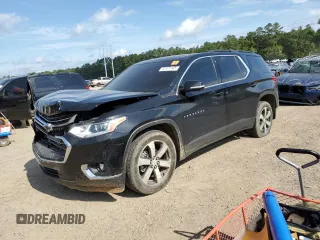 2020 Chevrolet Traverse LT z VIN 1GNERHKW2LJ300026, wystawiony jako Copart lot #57171145 z przebiegiem 57 099 mil mil oraz Szkoda całkowita • Salvage title. Historia ofert i sprzedaży dostępna na DreamBid. Obrazek 1.