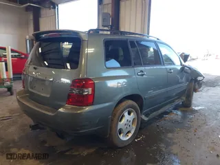 2007 Toyota Highlander w/3rd Row with VIN JTEEP21A670220737, listed as a IAAI auction lot 41735805 with 217,994 mi miles. Bid and sale history available at carsss.com. Image 4.