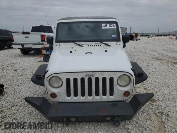 2013 Jeep Wrangler Unlimited Rubicon with VIN 1C4HJWFG1DL596618, listed as a Copart auction lot 41613725 with 142,775 mi miles and Clean Title. Bid and sale history available at carsss.com. Image 5.