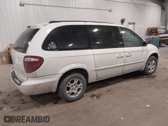 2002 Dodge Caravan Sport with VIN 2B4GP443X2R536935, listed as a IAAI auction lot 41433899 with 153,893 mi miles. Bid and sale history available at carsss.com. Image 4.