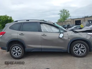2020 Subaru Forester Premium with VIN JF2SKAJC2LH608689, listed as a IAAI auction lot 42251401 with 32,501 mi miles and . Bid and sale history available at DreamBid. Image 13.