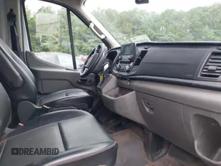 2023 Ford Transit Cargo с VIN 1FTBR1C84PKA95943, выставлен на аукционе IAAI как лот 42608287 с пробегом 32 639 миль миль и . История ставок и продаж доступна на DreamBid. Изображение 5.