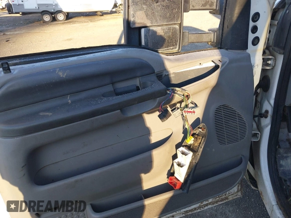 1999 Ford F-350 XL with VIN 1FTSW31F0XEE53396, listed as a IAAI auction lot 41383093 with 307,697 mi miles and . Bid and sale history available at DreamBid. Image 12.