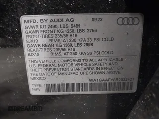2024 Audi Q5 S line Premium with VIN WA1GAAFY8R2022421, listed as a IAAI auction lot 41918026 with 22,333 mi miles and . Bid and sale history available at DreamBid. Image 9.