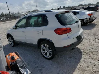 2012 Volkswagen Tiguan SE with VIN WVGAV7AXXCW541290, listed as a Copart auction lot 59353075 with 180,358 mi miles and Clean title. Bid and sale history available at DreamBid. Image 2.