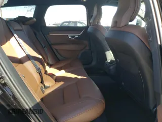 2021 Volvo V90 z VIN YV4A22NL1M1136308, wystawiony jako Copart lot #54180444 z przebiegiem 33 662 mil mil oraz . Historia ofert i sprzedaży dostępna na DreamBid. Obrazek 12.