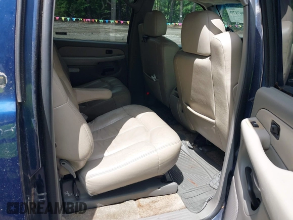 2002 Chevrolet Suburban LT with VIN 1GNFK16Z62J127727, listed as a IAAI auction lot 42367170 with 253,958 mi miles and . Bid and sale history available at DreamBid. Image 8.