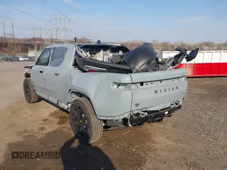 2025 Rivian R1T Adventure z VIN 7FCTGBAAXSN035740, wystawiony jako IAAI lot #41728515 z przebiegiem 3 773 mil mil oraz . Historia ofert i sprzedaży dostępna na DreamBid. Obrazek 19.
