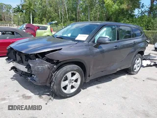 2022 Toyota Highlander L z VIN 5TDCZRAH4NS543318, wystawiony jako IAAI lot #42153681 z przebiegiem 56 196 mil mil oraz . Historia ofert i sprzedaży dostępna na DreamBid. Obrazek 2.