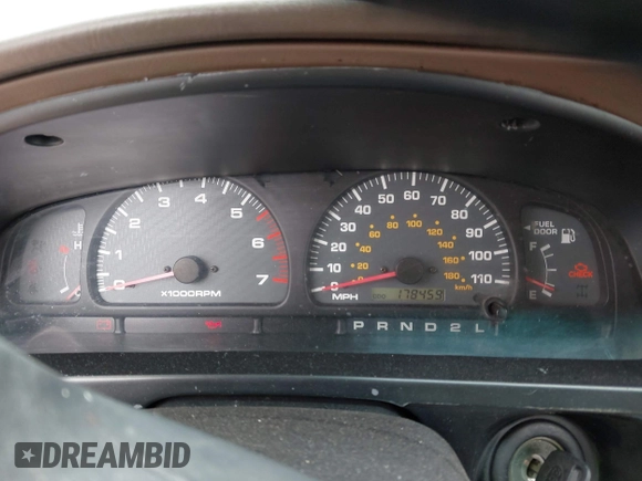2000 Toyota 4Runner SR5 with VIN JT3GN86R1Y0139753, listed as a IAAI auction lot 42192055 with 178,459 mi miles and . Bid and sale history available at DreamBid. Image 7.