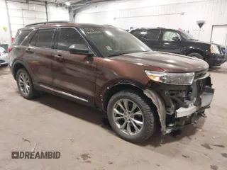 2020 Ford Explorer XLT with VIN 1FMSK8DHXLGA27909, listed as a IAAI auction lot 40822423 with 90,458 mi miles. Bid and sale history available at carsss.com. Image 1.