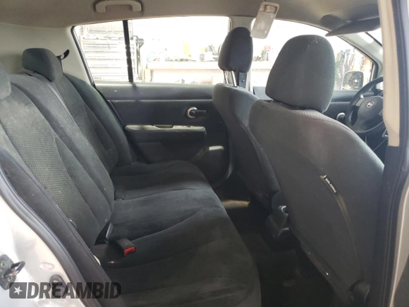 2010 Nissan Versa S z VIN 3N1BC1CP5AL376294, wystawiony jako Copart lot #57912125 z przebiegiem 199 491 mil mil oraz Szkoda całkowita • Salvage title. Historia ofert i sprzedaży dostępna na DreamBid. Obrazek 10.