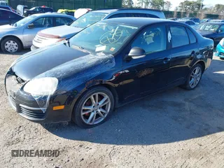 2006 Volkswagen Jetta Sedan Value Edition with VIN 3VWPF71KX6M792523, listed as a IAAI auction lot 41766781 with 999,999 mi miles. Bid and sale history available at carsss.com. Image 2.