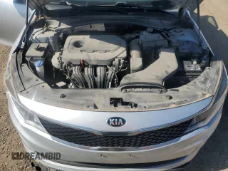 2017 Kia Optima LX z VIN 5XXGT4L33HG148818, wystawiony jako Copart lot #52199705 z przebiegiem 87 623 mil mil oraz Szkoda całkowita • Salvage title. Historia ofert i sprzedaży dostępna na DreamBid. Obrazek 13.