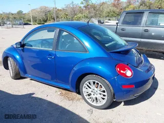2007 Volkswagen New Beetle Coupe with VIN 3VWPW31C67M504497, listed as a IAAI auction lot 41288271 with 85,422 mi miles. Bid and sale history available at carsss.com. Image 3.