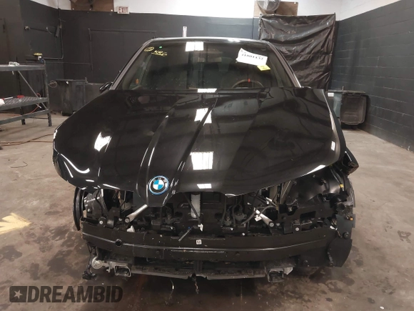 2025 BMW iX M60 z VIN WB533CF02SCS73399, wystawiony jako IAAI lot #41801132 z przebiegiem 3 766 mil mil oraz . Historia ofert i sprzedaży dostępna na DreamBid. Obrazek 13.
