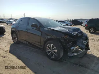 2023 Lexus RZ 450e Premium z VIN JTJAAAAB2PA007458, wystawiony jako Copart lot #47473275 z przebiegiem 6 041 mil mil oraz Szkoda całkowita • Salvage title. Historia ofert i sprzedaży dostępna na DreamBid. Obrazek 4.