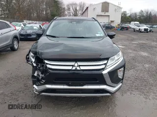 2018 Mitsubishi Eclipse Cross SE z VIN JA4AT5AA3JZ050947, wystawiony jako IAAI lot #41837556 z przebiegiem 42 698 mil mil oraz . Historia ofert i sprzedaży dostępna na DreamBid. Obrazek 12.