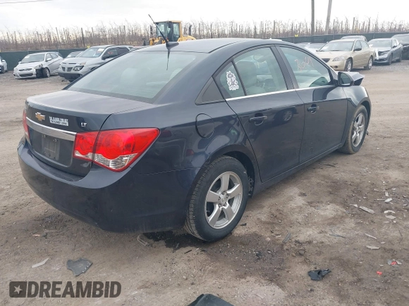 2014 Chevrolet Cruze 1LT z VIN 1G1PC5SB1E7248119, wystawiony jako IAAI lot #41653001 z przebiegiem 142 043 mil mil oraz . Historia ofert i sprzedaży dostępna na DreamBid. Obrazek 4.
