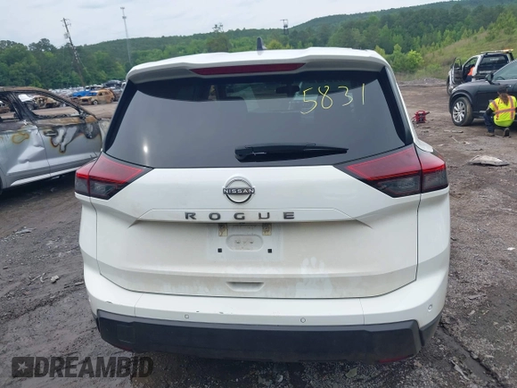 2024 Nissan Rogue S z VIN 5N1BT3AA4RC681960, wystawiony jako IAAI lot #42216264 z przebiegiem 37 882 mil mil oraz . Historia ofert i sprzedaży dostępna na DreamBid. Obrazek 16.