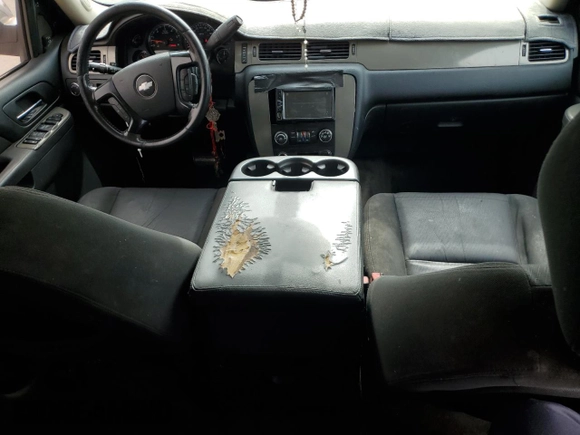 2010 Chevrolet Tahoe LS with VIN 1GNUCAE00AR103589, listed as a Copart auction lot 60621345 with 214,922 mi miles and Salvage title. Bid and sale history available at DreamBid. Image 8.