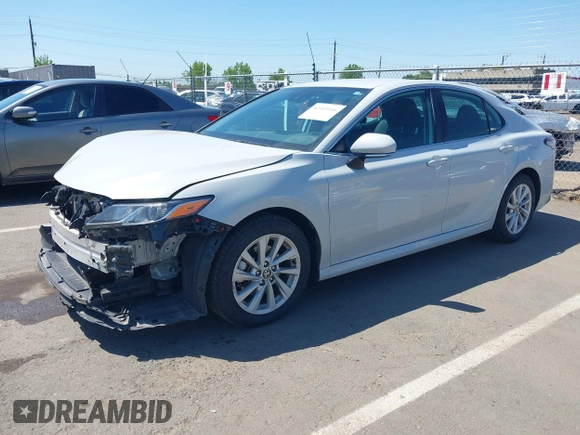 2024 Toyota Camry LE z VIN 4T1C11AK3RU214854, wystawiony jako IAAI lot #42143146 z przebiegiem 50 344 mil mil oraz . Historia ofert i sprzedaży dostępna na DreamBid. Obrazek 2.