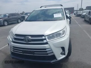 2018 Toyota Highlander SE with VIN 5TDKZRFH7JS546793, listed as a IAAI auction lot 42156937 with 59,181 mi miles and . Bid and sale history available at DreamBid. Image 12.