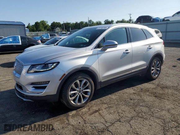 2019 Lincoln MKC Select с VIN 5LMCJ2D98KUL15132, выставлен на аукционе Copart как лот 61748785 с пробегом 48 603 миль миль и Списание • Salvage title. История ставок и продаж доступна на DreamBid. Изображение 1.
