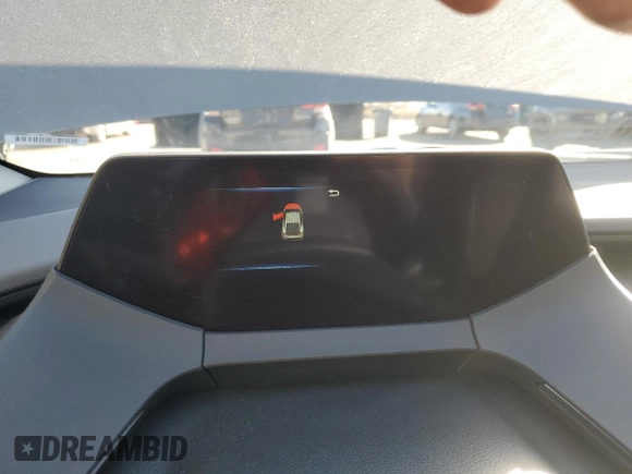 2024 Toyota Prius LE z VIN JTDACAAU2R3028428, wystawiony jako Copart lot #47221845 z przebiegiem Nie podano mil oraz Nie do naprawy • Non repairable. Historia ofert i sprzedaży dostępna na DreamBid. Obrazek 9.