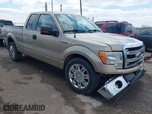 2013 Ford F-150 XL with VIN 1FTEX1CM2DFA94729, listed as a IAAI auction lot 41995108 with 283,724 mi miles. Bid and sale history available at carsss.com. Image 1.