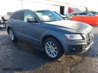 2017 Audi Q5 Premium Plus with VIN WA1L2AFP2HA054045, listed as a IAAI auction lot 41483729 with 70,938 mi miles. Bid and sale history available at carsss.com. Image 1.