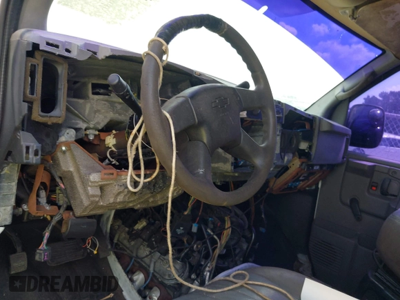 2007 Chevrolet Express Cargo with VIN 1GCGG25V371124133, listed as a IAAI auction lot 42585528 with Not provided miles and . Bid and sale history available at DreamBid. Image 6.