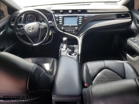 2020 Toyota Camry SE z VIN 4T1G11AK2LU962018, wystawiony jako Copart lot #54340175 z przebiegiem 147 722 mil mil oraz Szkoda całkowita • Salvage title. Historia ofert i sprzedaży dostępna na DreamBid. Obrazek 8.